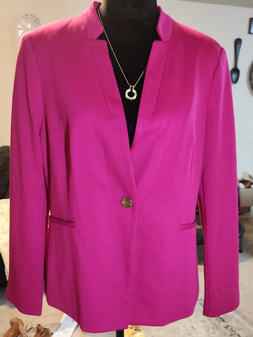 Women's Fuchsia Single-Button Blazer